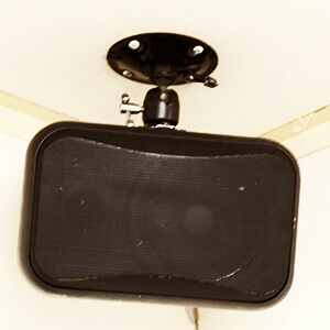 スタジオ内スピーカー