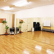 町田市成瀬駅前スタジオNARUSE Sta.　Mスタジオ　鏡張り